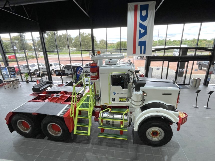Un Kenworth C509 géant chez le concessionnaire