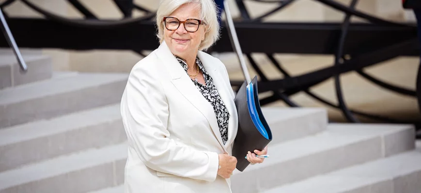 Protection de l'enfance : Catherine Vautrin annonc