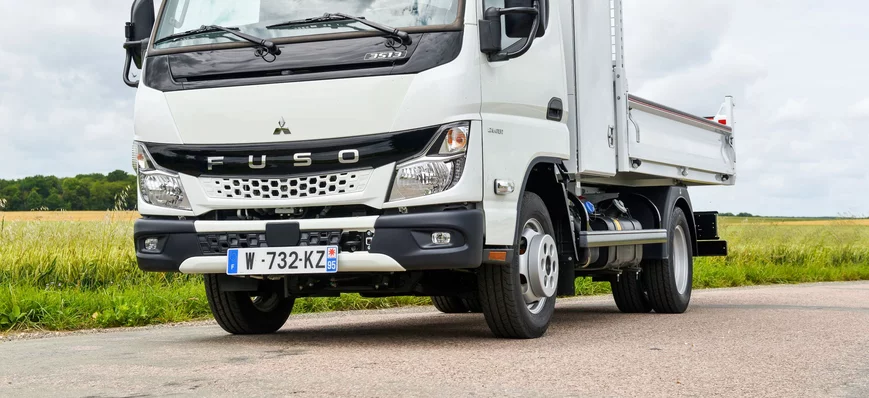 Fusion des deux marques de camions japonaises Fuso