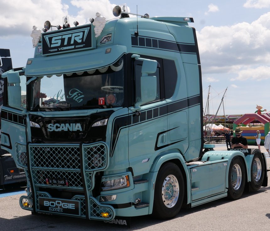 Scania 560 R 6x2 tuning chez STR