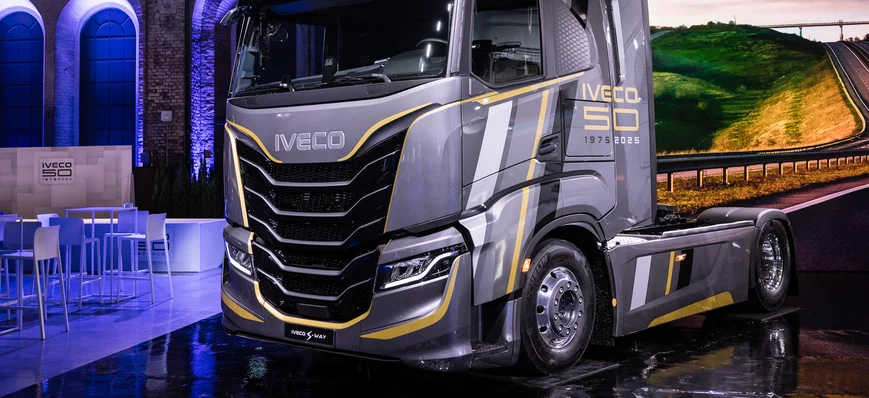 Iveco crée une série limitée "50 ans" de ses modèl
