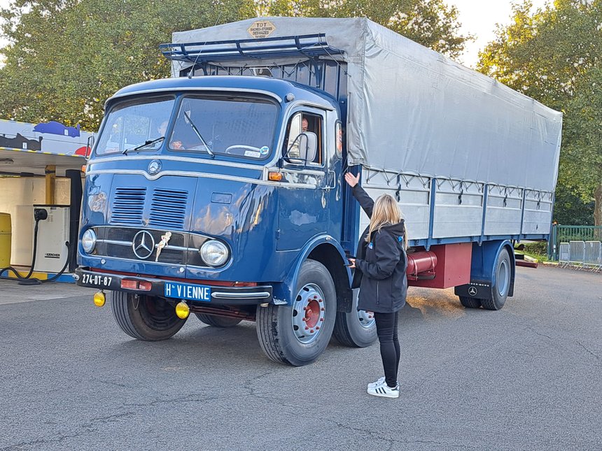 Le Mercedes LP 333 exposé en 2023 pendant les 24 H Camions