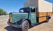 Emmanuel au volant de son Berliet GDC 6 W