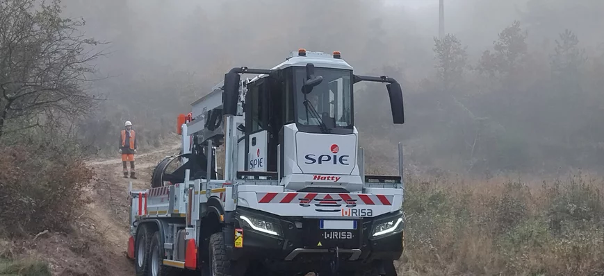 Etonnant, ce camion Iveco T-Way 6x6 à cabine centr