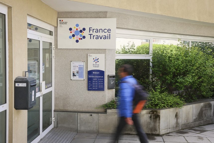 FRANCE-TRAVAIL-AGENCY-JOBSEEKER