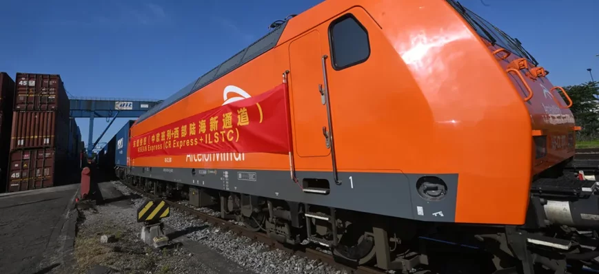 « Un canal de Suez sur rails » : la Chine accélère