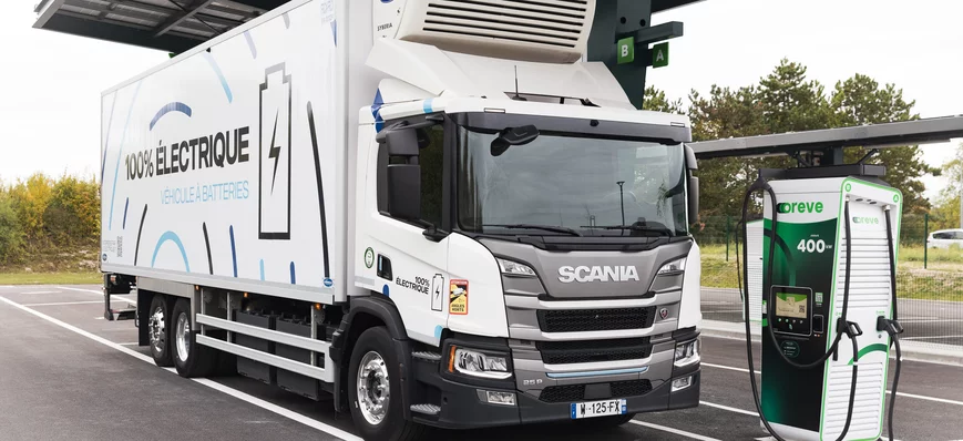 Une station-service électrique Oreve accessible au