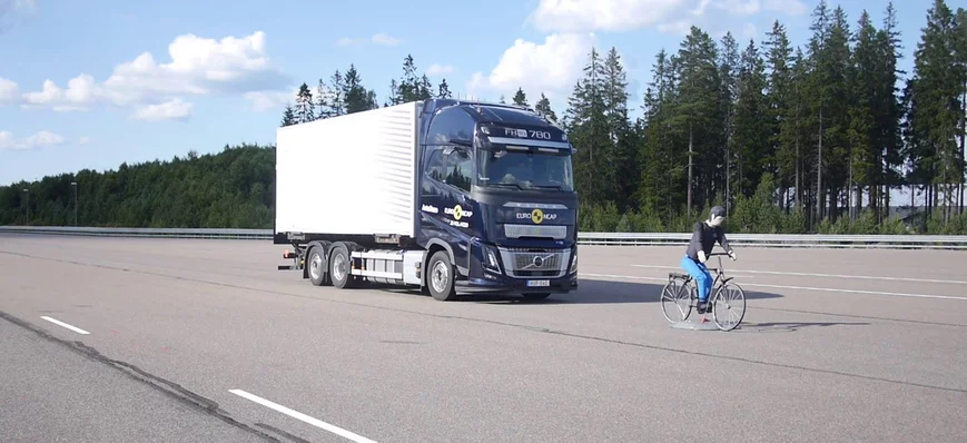 Sécurité : cinq étoiles pour les camions Mercedes-