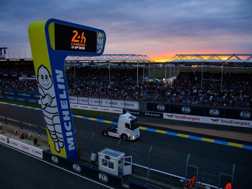Lors des 24 Heures Camions du Mans, Volvo a fait la promotion de l’écoconduite