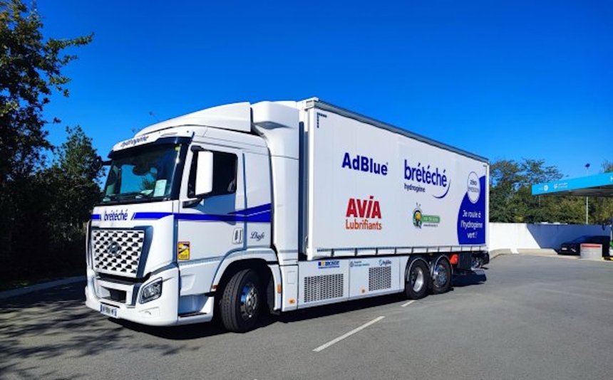 Hyliko livre un camion Hyundai Xcient Fuel Cell à hydrogène à Brétéché