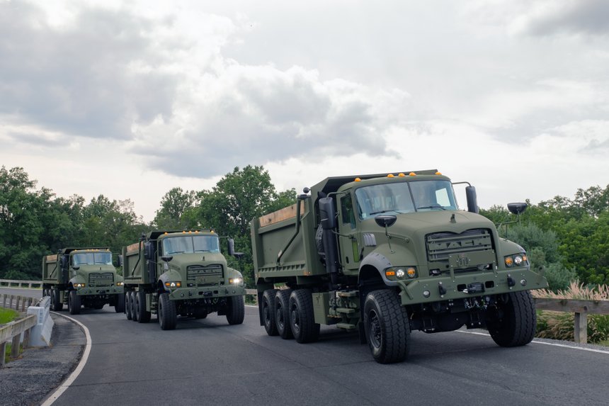 450 camions Mack pour l'US Army