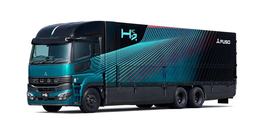 Deux camions à hydrogène Fuso présentés au salon d