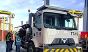 Un tracteur de port Mol TG250 4x4 à Kingston