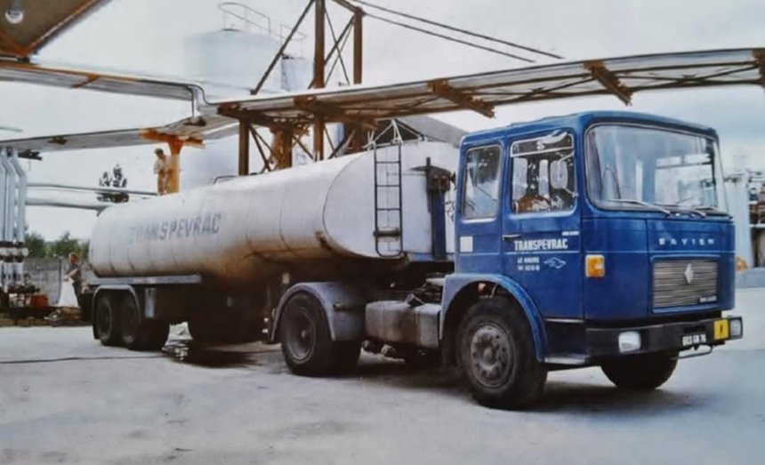 Un Saviem des transports Transpevrac sur le port du Havre