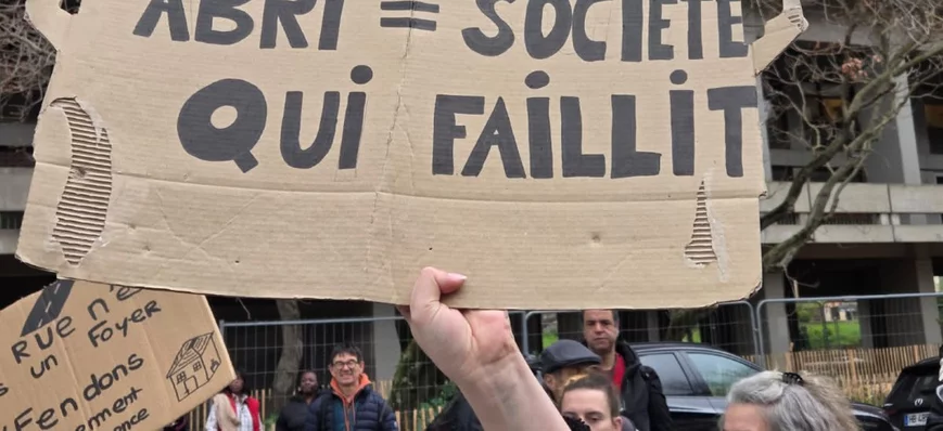 A Lyon, enseignants et travailleurs sociaux unis p