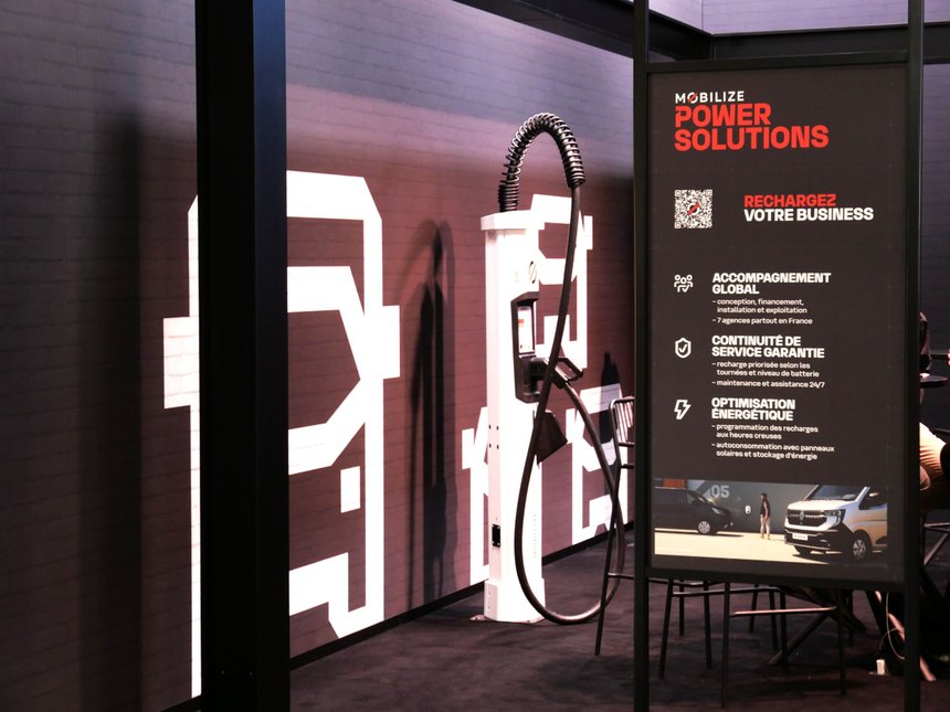Borne Kempower 320 kW sur le stand de Mobilize Power Solutions