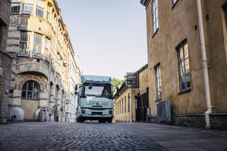 Le Volvo Trucks FL Electric arrive en ville en porteur 14 t