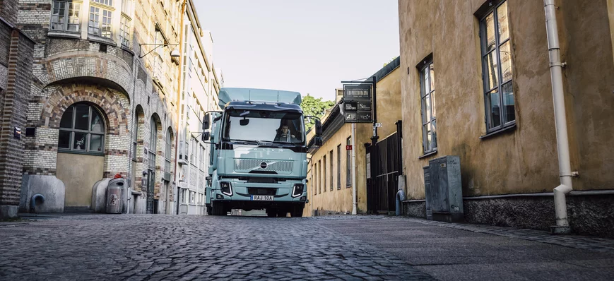 Le nouveau Volvo FL Electric de 14 tonnes se faufi