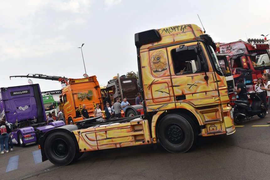 L'Actros MP2 de Mortyr est peint selon la technique du cartoon design