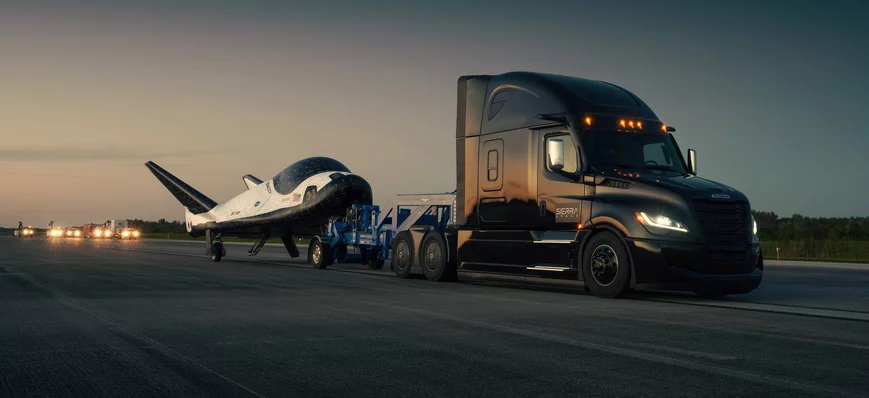 Quand un Freightliner Cascadia tracte un avion spa