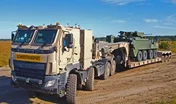 Des tracteurs routiers Daf 8x8 porte-engin pour l'armée belge