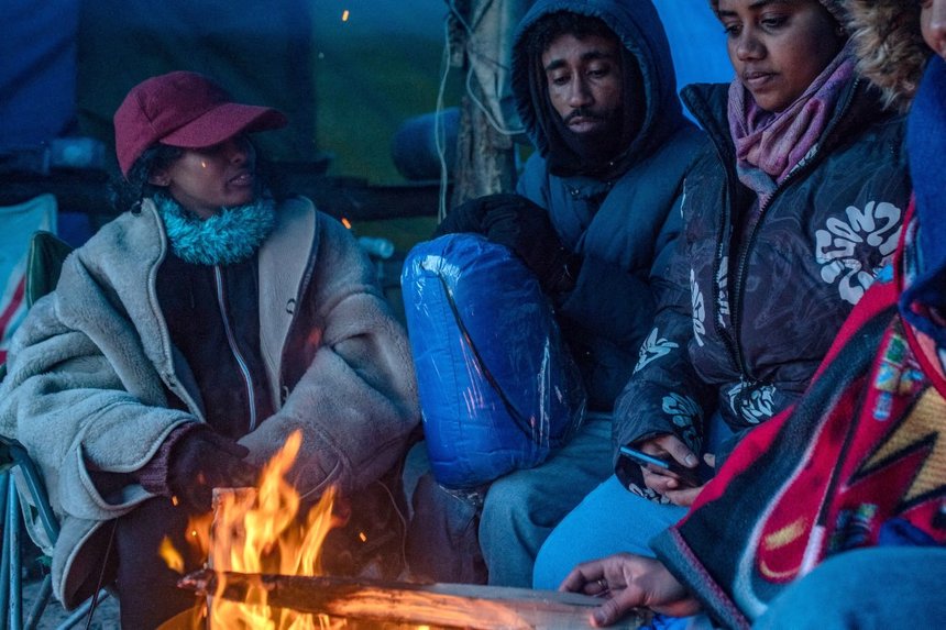 Migrants struggle with harsh winter conditions in northern Franc