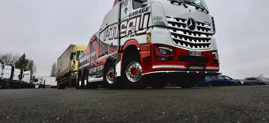 Coup de cœur pour la dépanneuse Mercedes Arocs 8x4