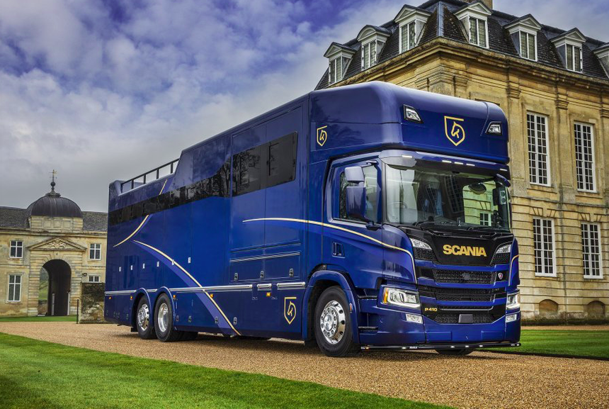 Un Scania P410 6x2 grand luxe