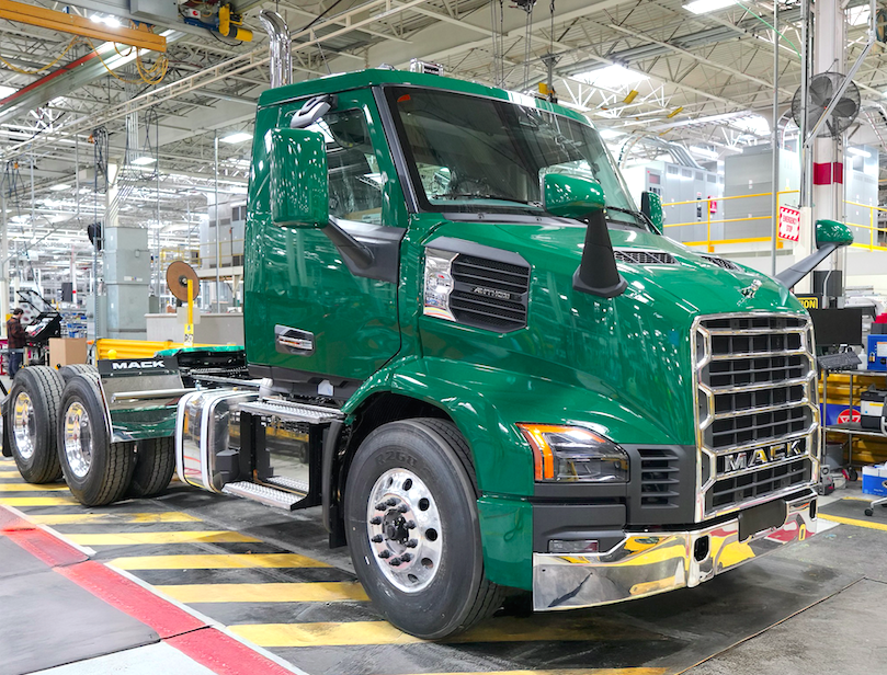 Le premier camion Mack New Anthem est sorti d'usine en janvier !