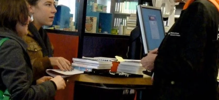 Le nombre de contrats d'insertion en chute libre e