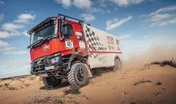 Le Renault K des ets Coquidé a rallié le Lac Rose de Dakar