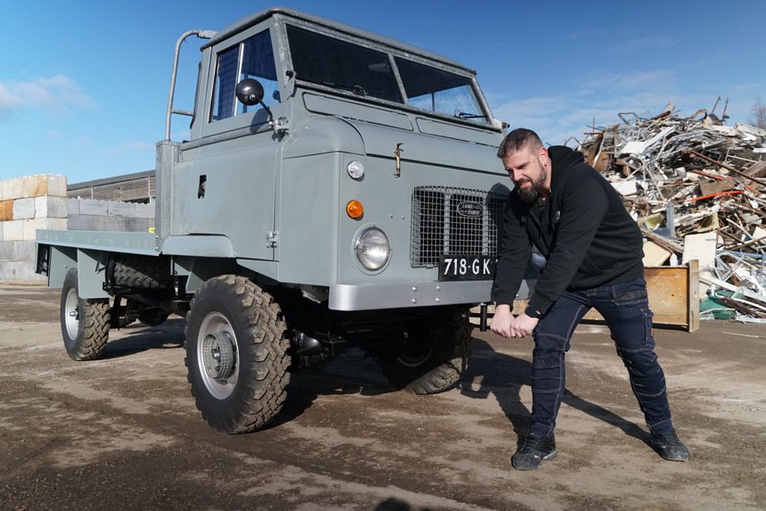 Un très rare camion Forward Control Land Rover restauré par Only Land