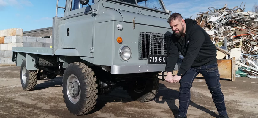 Ce camion atypique Forward Control de Land Rover p