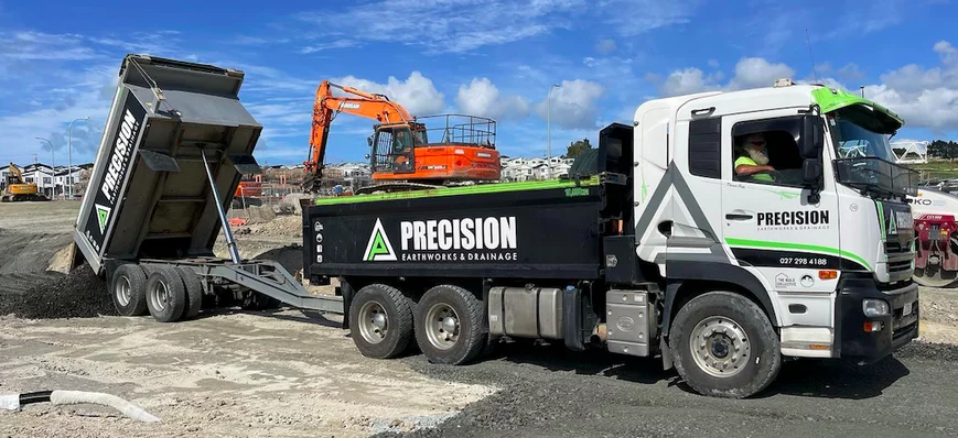 Camion de chantier : benner avec une remorque ? Ri