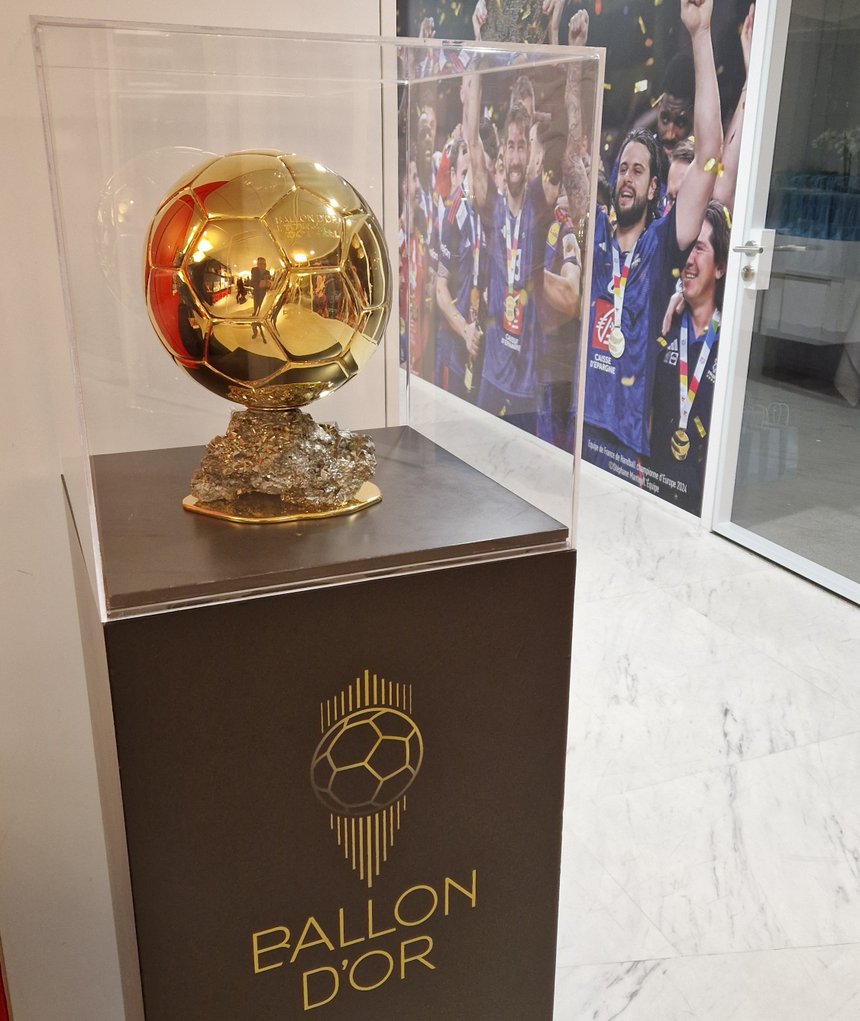 Le Ballon d'or est en expo permanente dans le salon du journal L'Equipe