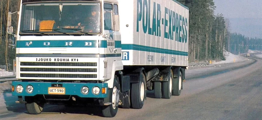 Camion-mystère : au volant d’un séduisant ancêtre,