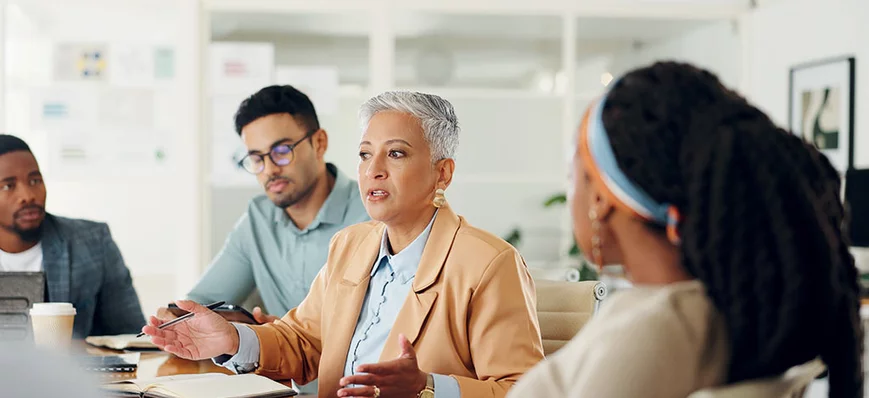 Les seniors, nouveau vivier de talents pour le tra