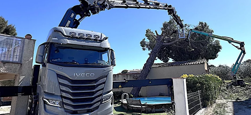 Sauvat Transports intègre un IVECO X-Way 8x4 équip