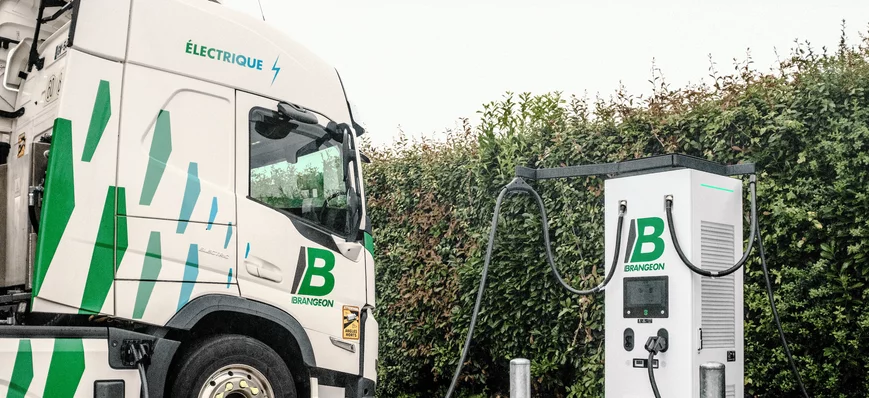 Bump rejoint Alphya pour la recharge des poids lou