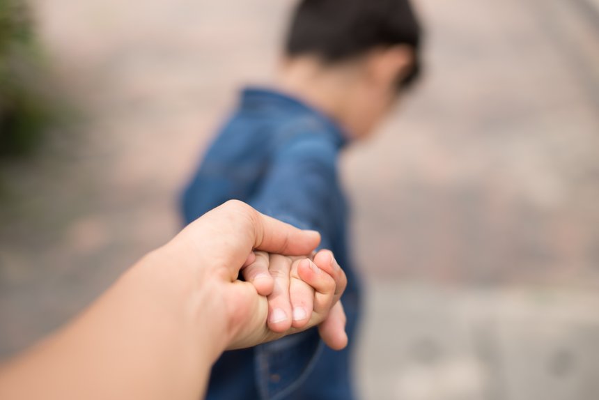 Assistants familiaux : pour palier au manque, ce projet de décret ne convainc pas